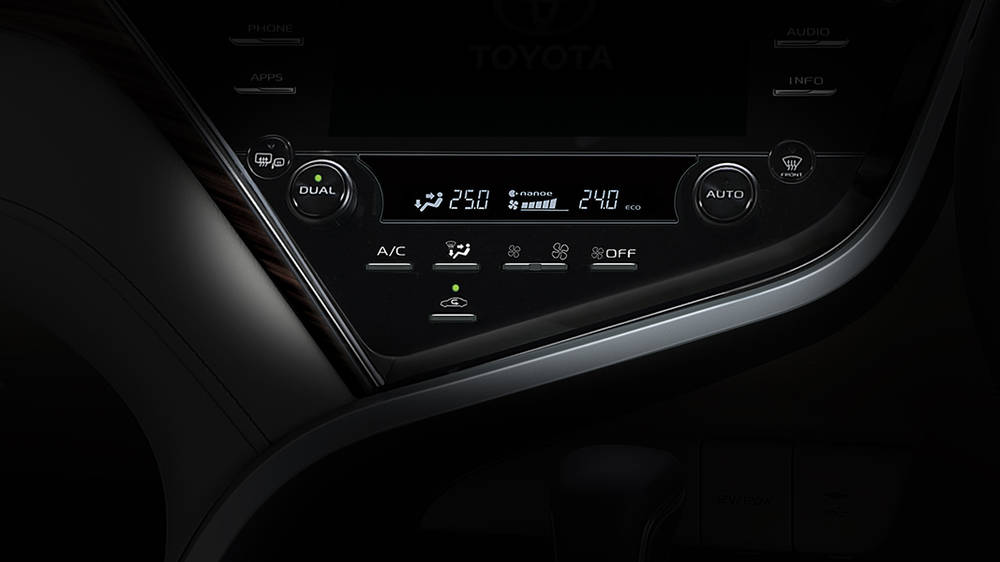 2022 Toyota Camry High Grade Controls